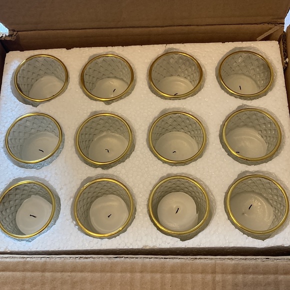 Set of 12 Gold Votive Candle Holders - Picture 2 of 3